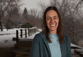 Headshot of Victoria Parks